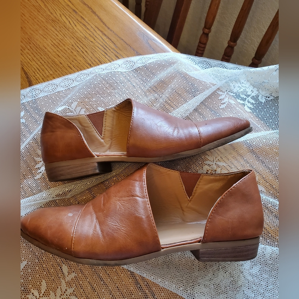 Leather, Size 38 but fits 8-8.5 US,  Side Cut Out, Slip On Flats/Loafers
